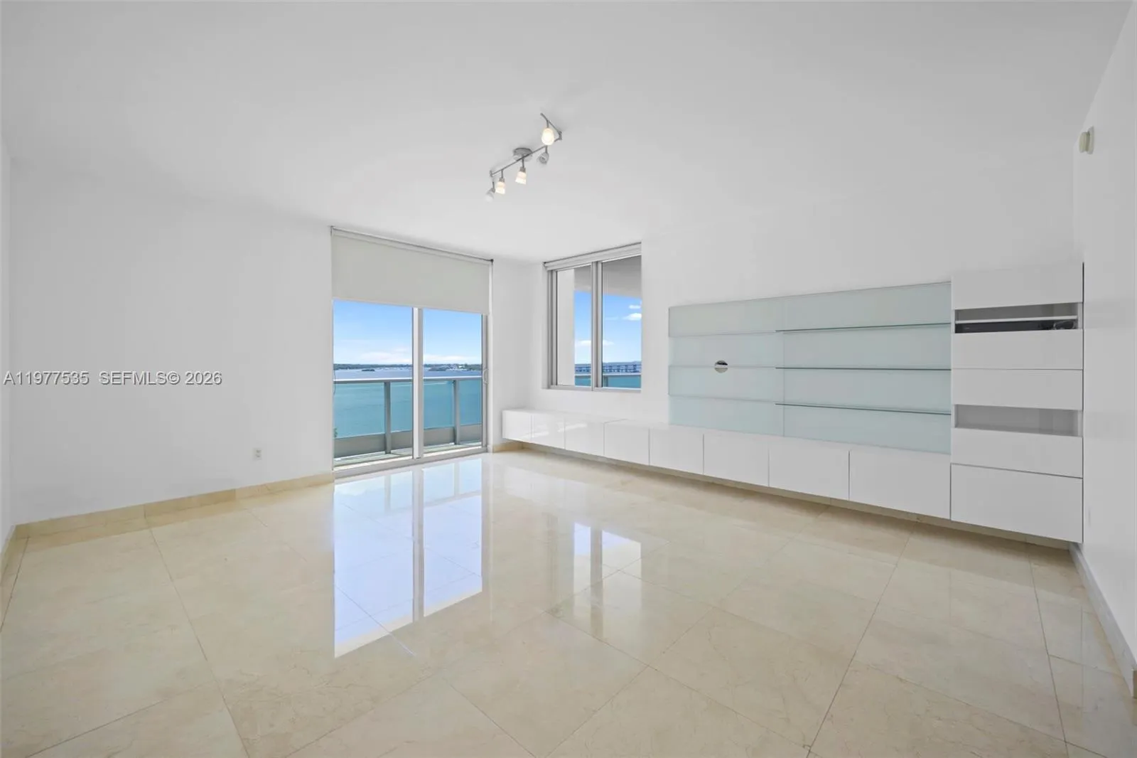 1331 Brickell Bay Dr 911, Miami, Florida 33131, Miami, Florida 33131, 2 Bedrooms Bedrooms, ,2 BathroomsBathrooms,Residential,For Sale,1331 Brickell Bay Dr 911, Miami, Florida 33131,A11977535