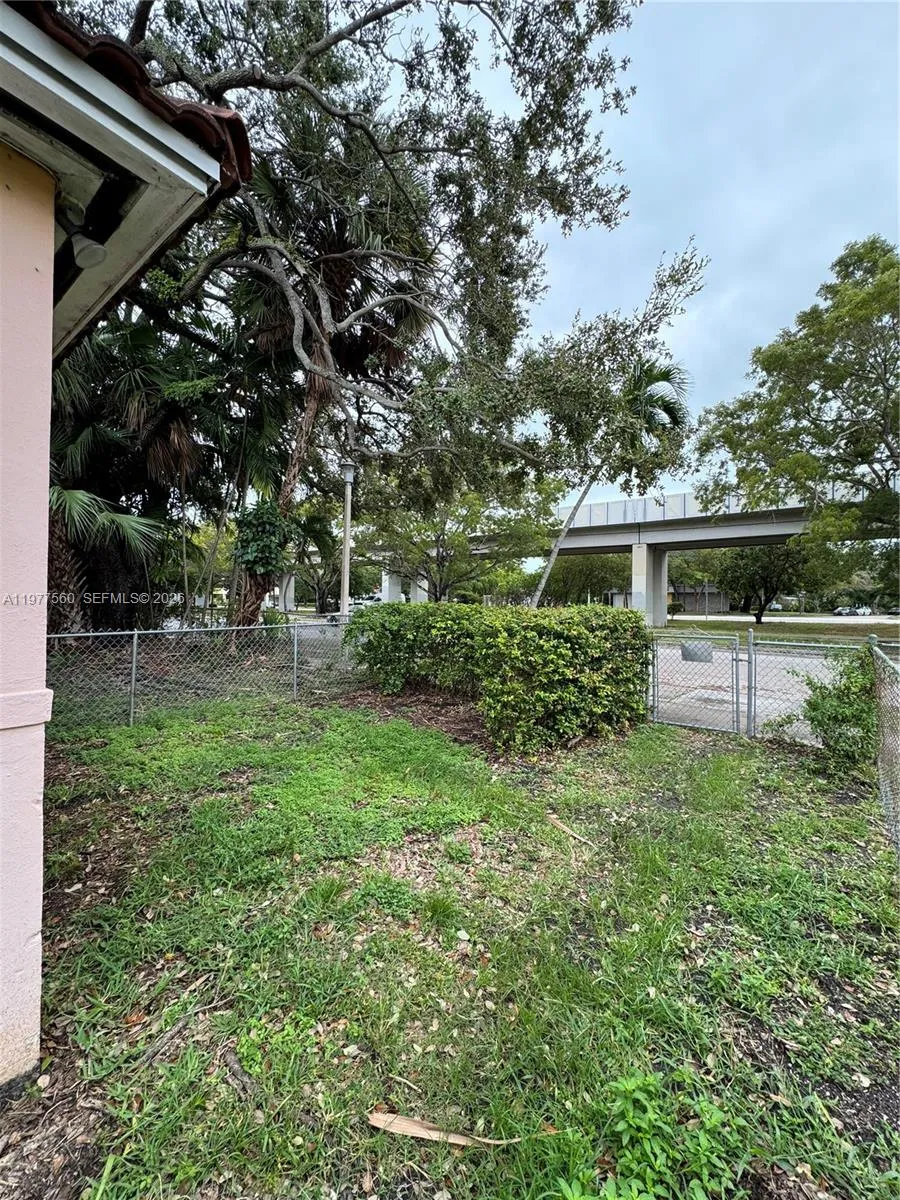 2652 Sw 23rd Ave Back, Miami, Florida 33133, Miami, Florida 33133, ,1 BathroomBathrooms,Residential Lease,For Rent,2652 Sw 23rd Ave Back, Miami, Florida 33133,A11977560