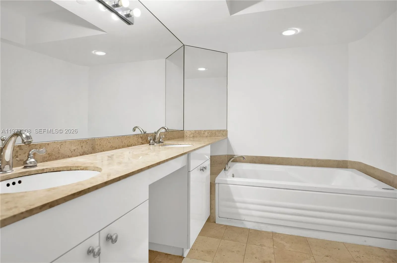 4779 Collins Ave 1007, Miami Beach, Florida 33140, Miami Beach, Florida 33140, 2 Bedrooms Bedrooms, ,2 BathroomsBathrooms,Residential Lease,For Rent,4779 Collins Ave 1007, Miami Beach, Florida 33140,A11977308