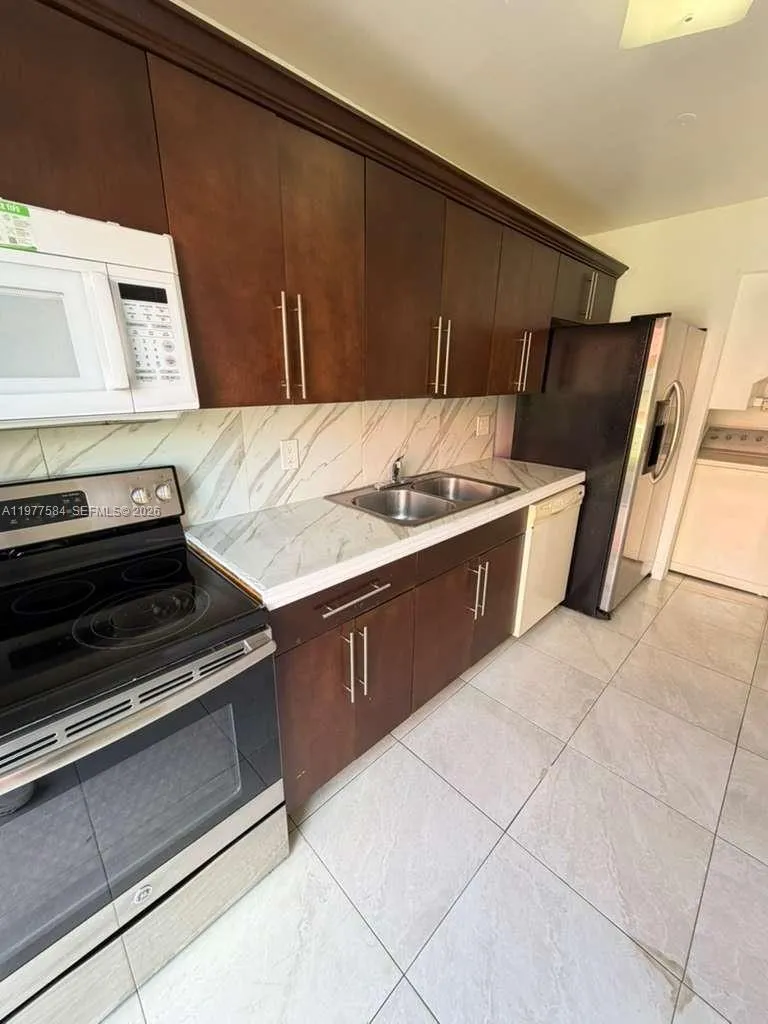 2462 Nw 52nd Ave 2462, Lauderhill, Florida 33313, Lauderhill, Florida 33313, 2 Bedrooms Bedrooms, ,1 BathroomBathrooms,Residential Lease,For Rent,2462 Nw 52nd Ave 2462, Lauderhill, Florida 33313,A11977584