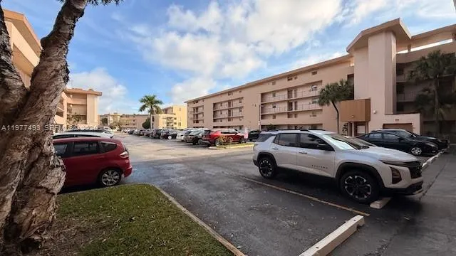 8895 Fontainebleau Blvd 111, Miami, Florida 33172, Miami, Florida 33172, 3 Bedrooms Bedrooms, ,2 BathroomsBathrooms,Residential Lease,For Rent,8895 Fontainebleau Blvd 111, Miami, Florida 33172,A11977493