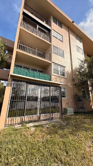 8895 Fontainebleau Blvd 111, Miami, Florida 33172, Miami, Florida 33172, 3 Bedrooms Bedrooms, ,2 BathroomsBathrooms,Residential Lease,For Rent,8895 Fontainebleau Blvd 111, Miami, Florida 33172,A11977493