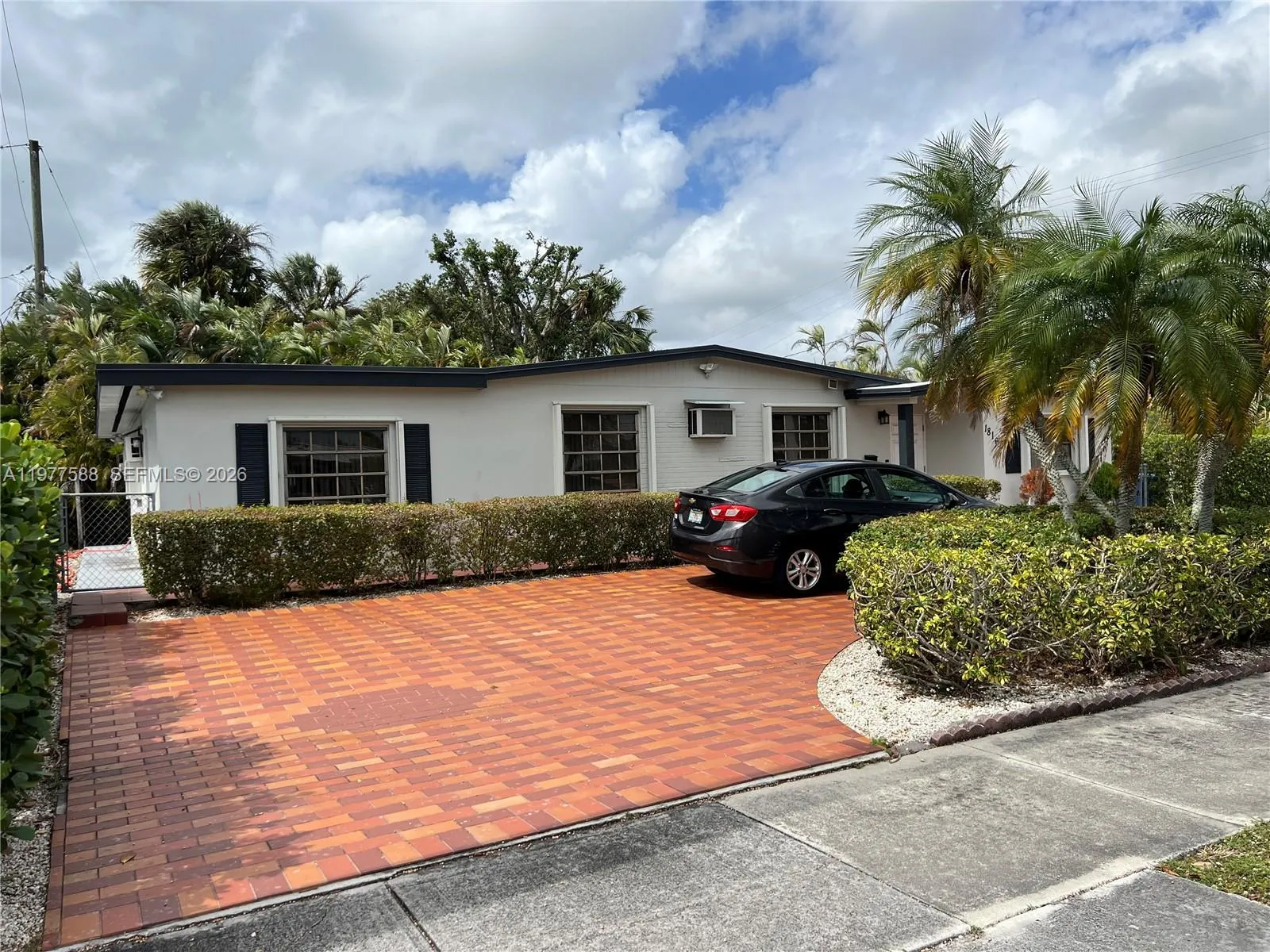 18160 Nw 82nd Ave, Hialeah, Florida 33015, Hialeah, Florida 33015, 4 Bedrooms Bedrooms, ,2 BathroomsBathrooms,Residential,For Sale,18160 Nw 82nd Ave, Hialeah, Florida 33015,A11977588