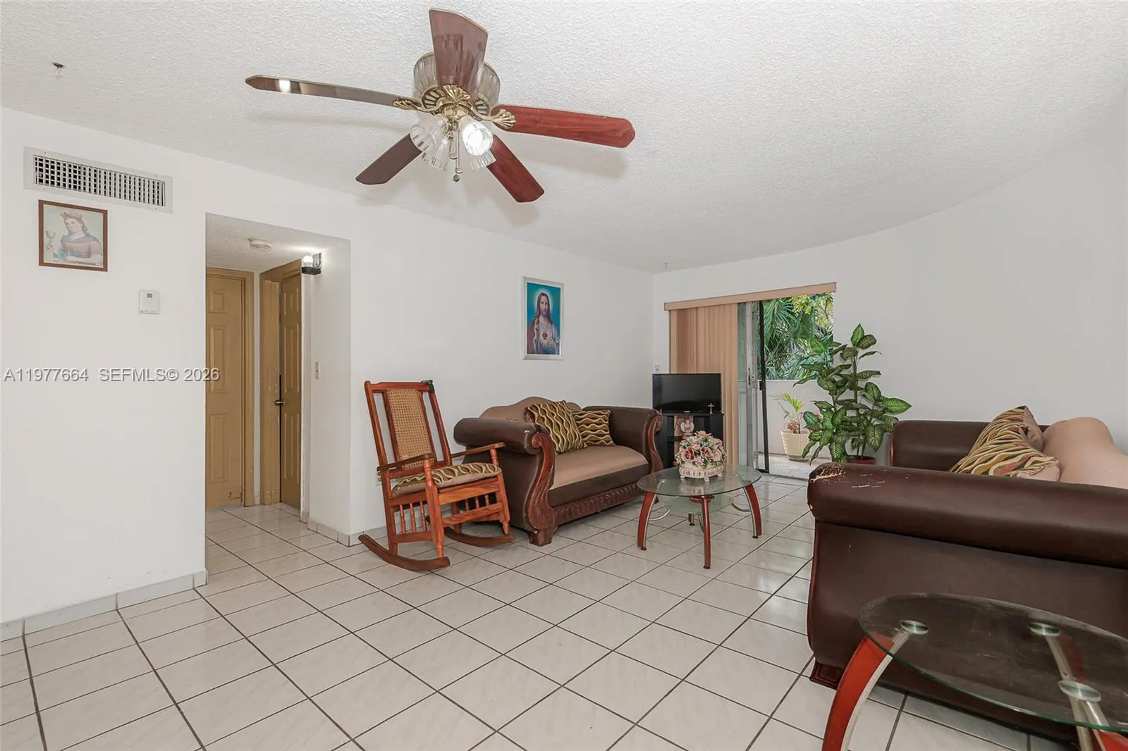 2000 Biarritz Dr 201, Miami Beach, Florida 33141, Miami Beach, Florida 33141, 1 Bedroom Bedrooms, ,1 BathroomBathrooms,Residential,For Sale,2000 Biarritz Dr 201, Miami Beach, Florida 33141,A11977664