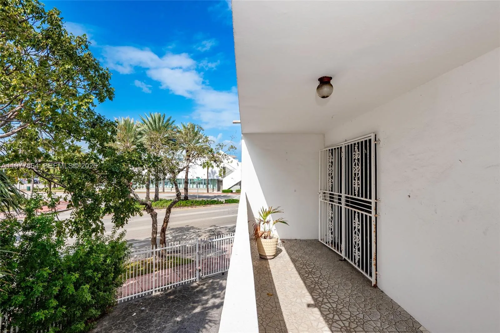 2000 Biarritz Dr 201, Miami Beach, Florida 33141, Miami Beach, Florida 33141, 1 Bedroom Bedrooms, ,1 BathroomBathrooms,Residential,For Sale,2000 Biarritz Dr 201, Miami Beach, Florida 33141,A11977664