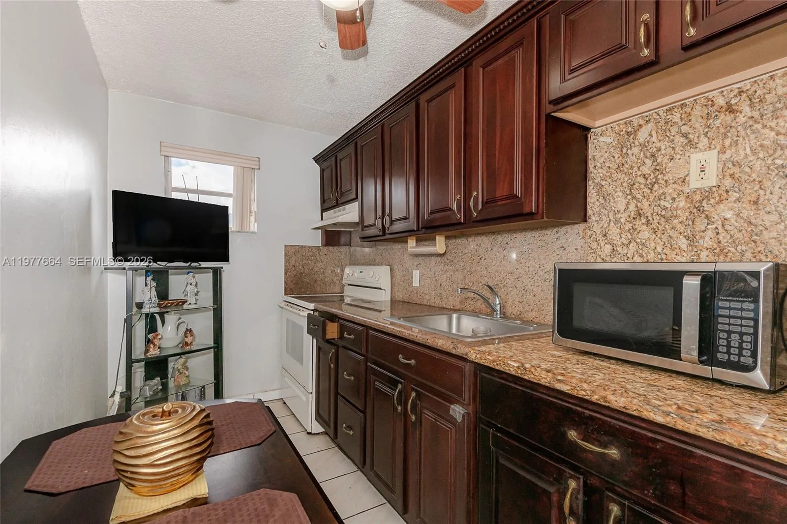 2000 Biarritz Dr 201, Miami Beach, Florida 33141, Miami Beach, Florida 33141, 1 Bedroom Bedrooms, ,1 BathroomBathrooms,Residential,For Sale,2000 Biarritz Dr 201, Miami Beach, Florida 33141,A11977664