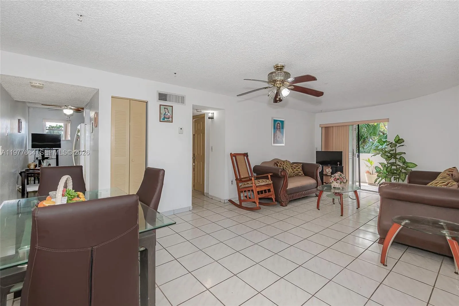 2000 Biarritz Dr 201, Miami Beach, Florida 33141, Miami Beach, Florida 33141, 1 Bedroom Bedrooms, ,1 BathroomBathrooms,Residential,For Sale,2000 Biarritz Dr 201, Miami Beach, Florida 33141,A11977664