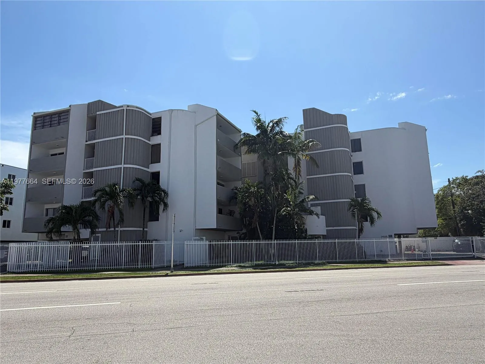 2000 Biarritz Dr 201, Miami Beach, Florida 33141, Miami Beach, Florida 33141, 1 Bedroom Bedrooms, ,1 BathroomBathrooms,Residential,For Sale,2000 Biarritz Dr 201, Miami Beach, Florida 33141,A11977664