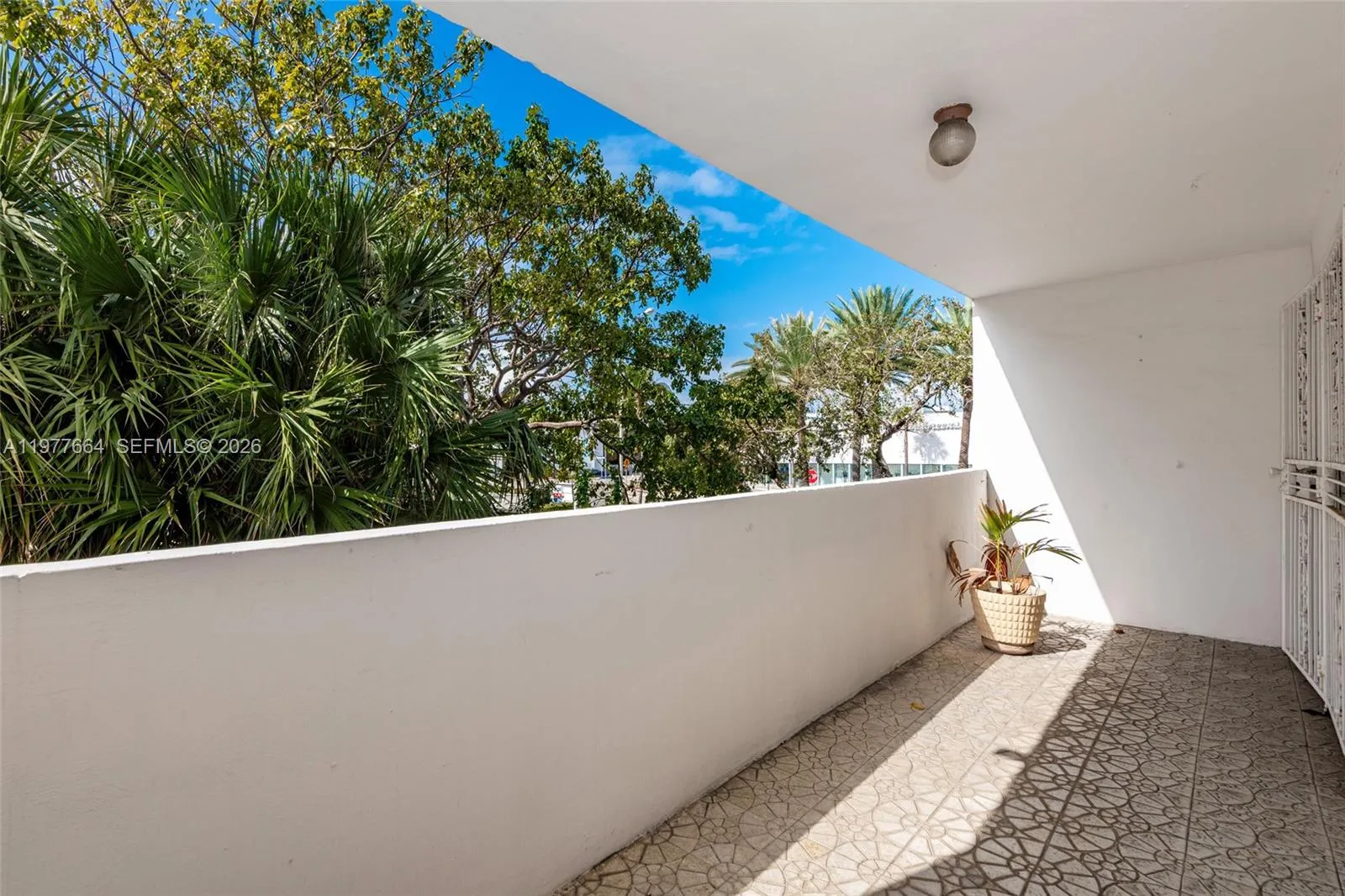 2000 Biarritz Dr 201, Miami Beach, Florida 33141, Miami Beach, Florida 33141, 1 Bedroom Bedrooms, ,1 BathroomBathrooms,Residential,For Sale,2000 Biarritz Dr 201, Miami Beach, Florida 33141,A11977664