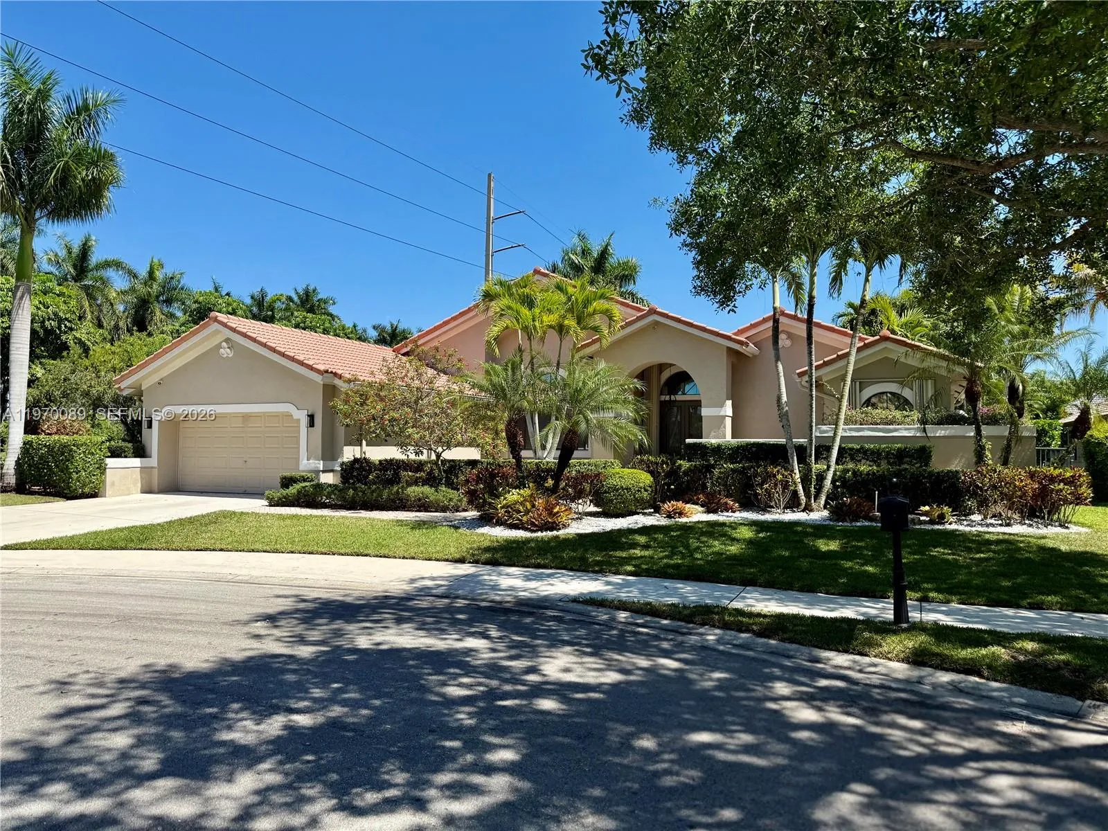 1040 Sandalwood Ln, Weston, Florida 33326, Weston, Florida 33326, 4 Bedrooms Bedrooms, ,3 BathroomsBathrooms,Residential,For Sale,1040 Sandalwood Ln, Weston, Florida 33326,A11970089