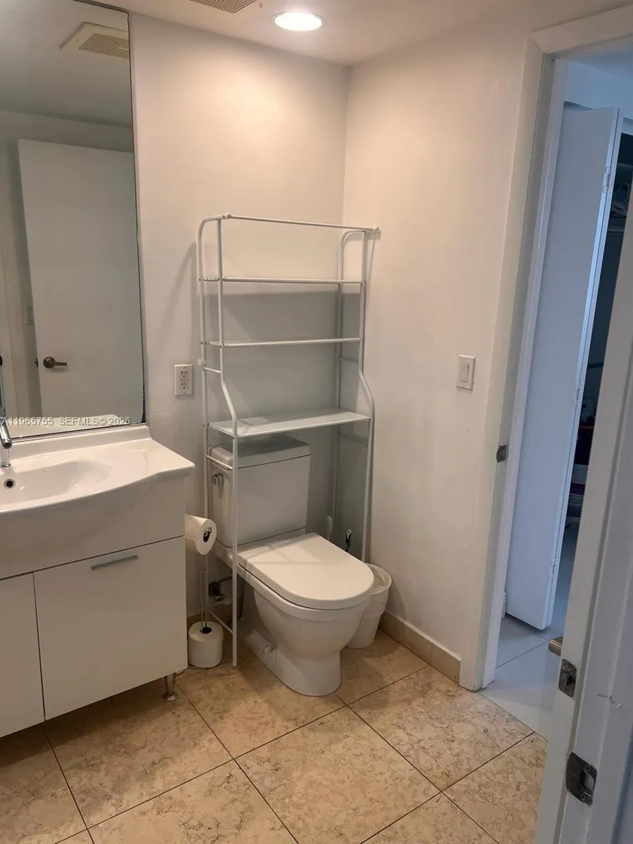 475 Brickell Ave 3613, Miami, Florida 33131, Miami, Florida 33131, 2 Bedrooms Bedrooms, ,2 BathroomsBathrooms,Residential Lease,For Rent,475 Brickell Ave 3613, Miami, Florida 33131,A11965755