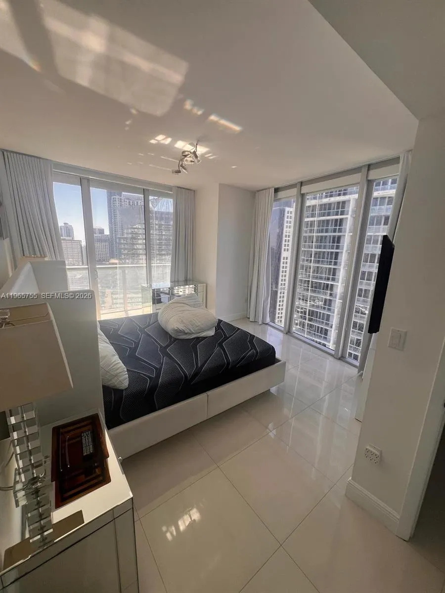 475 Brickell Ave 3613, Miami, Florida 33131, Miami, Florida 33131, 2 Bedrooms Bedrooms, ,2 BathroomsBathrooms,Residential Lease,For Rent,475 Brickell Ave 3613, Miami, Florida 33131,A11965755