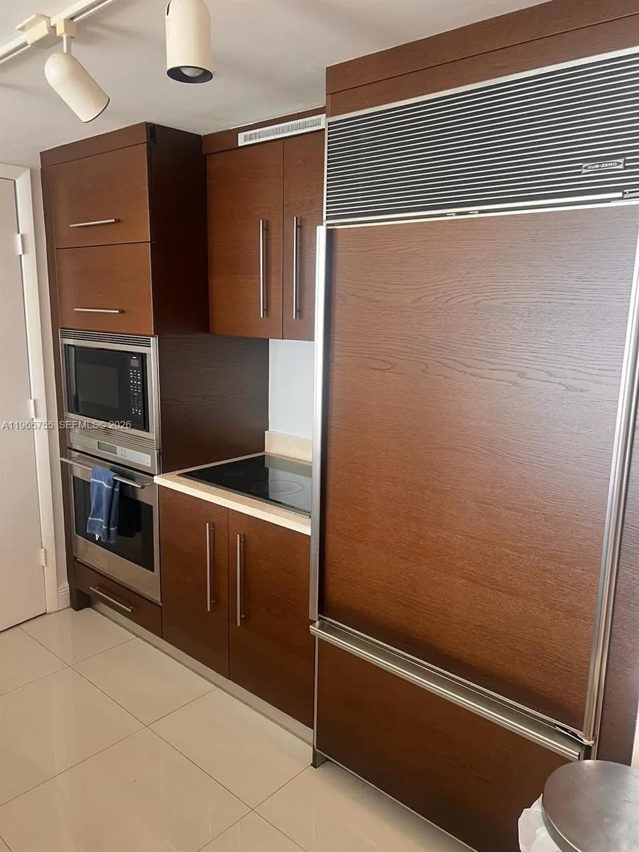 475 Brickell Ave 3613, Miami, Florida 33131, Miami, Florida 33131, 2 Bedrooms Bedrooms, ,2 BathroomsBathrooms,Residential Lease,For Rent,475 Brickell Ave 3613, Miami, Florida 33131,A11965755