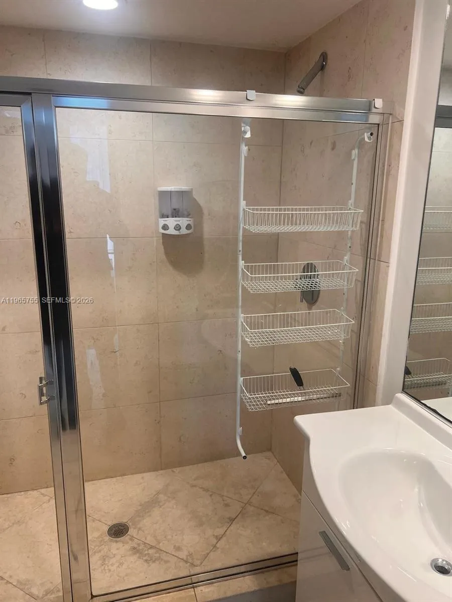 475 Brickell Ave 3613, Miami, Florida 33131, Miami, Florida 33131, 2 Bedrooms Bedrooms, ,2 BathroomsBathrooms,Residential Lease,For Rent,475 Brickell Ave 3613, Miami, Florida 33131,A11965755