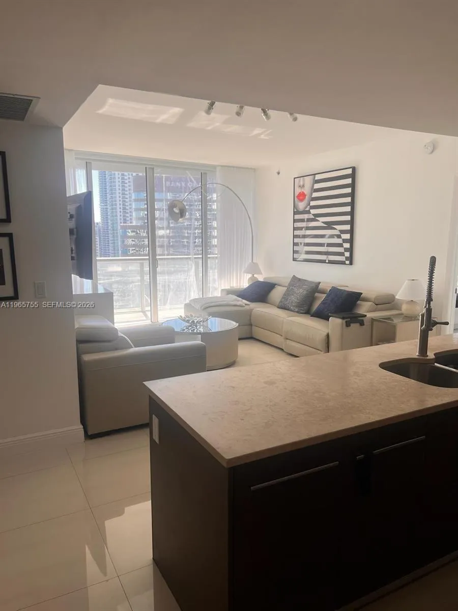 475 Brickell Ave 3613, Miami, Florida 33131, Miami, Florida 33131, 2 Bedrooms Bedrooms, ,2 BathroomsBathrooms,Residential Lease,For Rent,475 Brickell Ave 3613, Miami, Florida 33131,A11965755