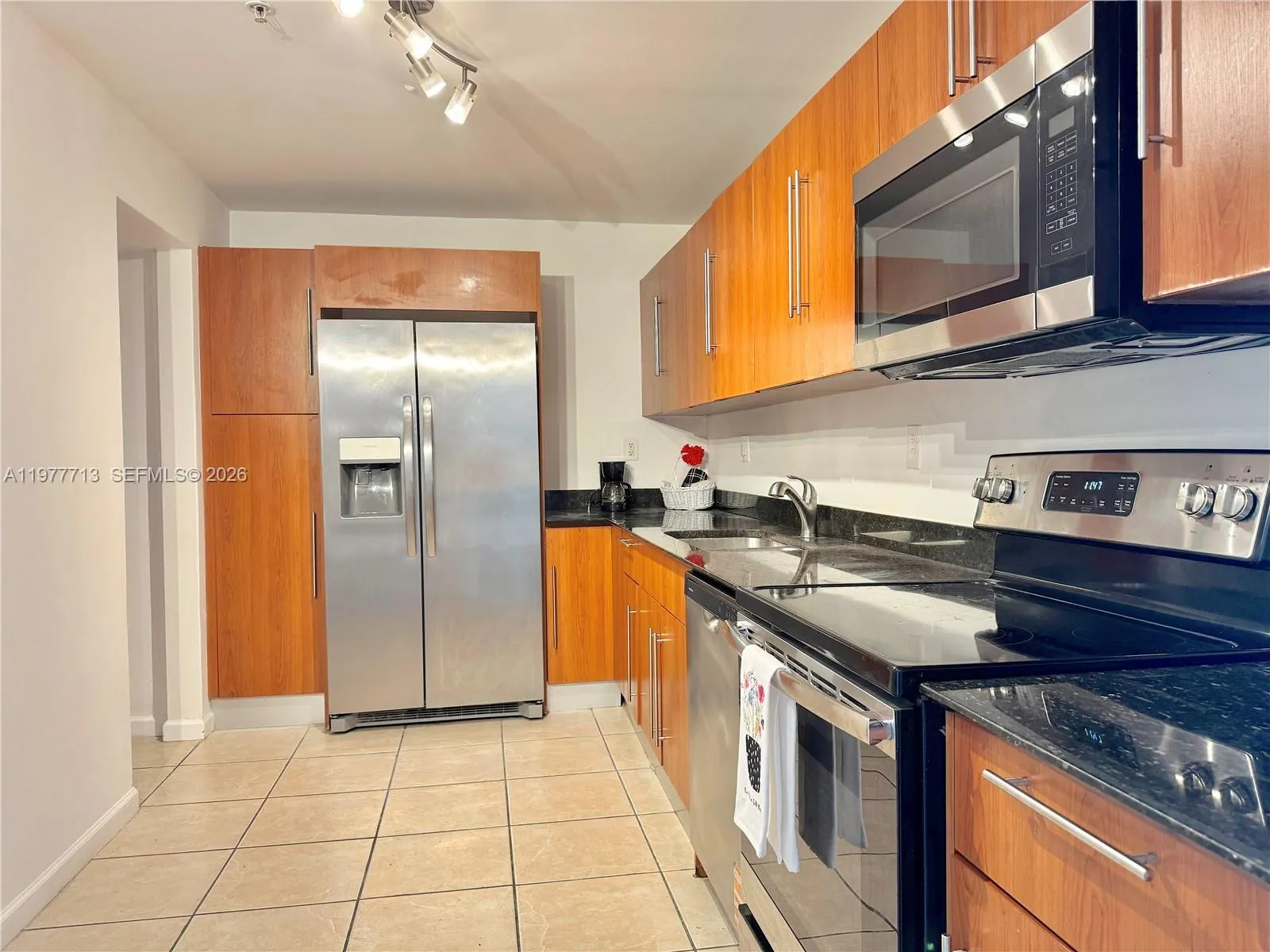 3000 S Ocean Dr 1006, Hollywood, Florida 33019, Hollywood, Florida 33019, 1 Bedroom Bedrooms, ,1 BathroomBathrooms,Residential Lease,For Rent,3000 S Ocean Dr 1006, Hollywood, Florida 33019,A11977713
