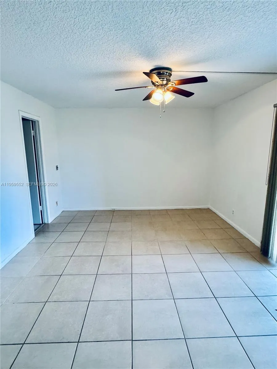 4031 Berkshire 4031, Deerfield Beach, Florida 3344, Deerfield Beach, Florida 33442, 1 Bedroom Bedrooms, 5 Rooms Rooms,1 BathroomBathrooms,Residential,For Sale,4031 Berkshire 4031, Deerfield Beach, Florida 3344,A11959552