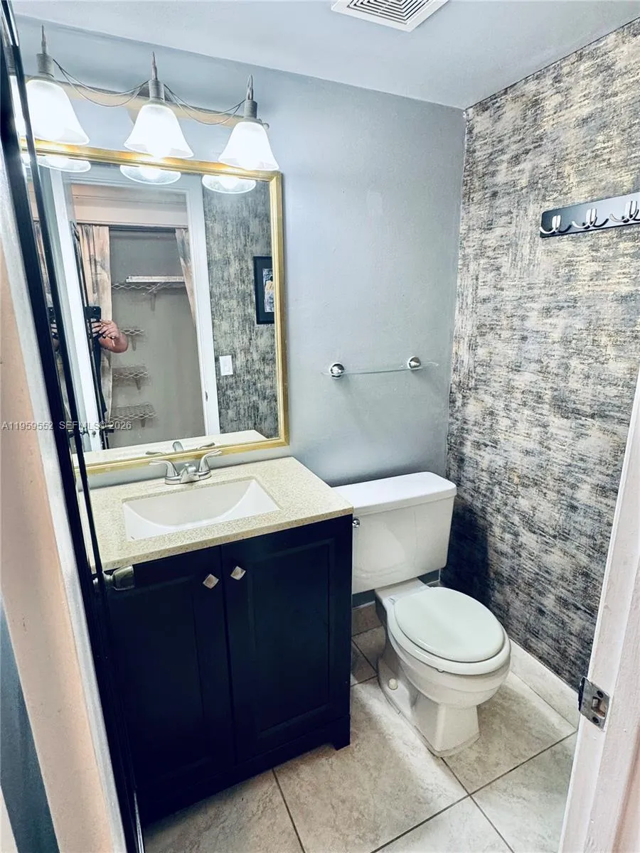 4031 Berkshire 4031, Deerfield Beach, Florida 3344, Deerfield Beach, Florida 33442, 1 Bedroom Bedrooms, 5 Rooms Rooms,1 BathroomBathrooms,Residential,For Sale,4031 Berkshire 4031, Deerfield Beach, Florida 3344,A11959552