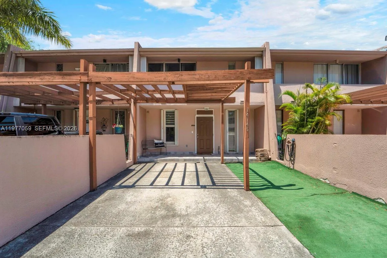 14145 Kendale Lakes Cir, Miami, Florida 33183, Miami, Florida 33183, 2 Bedrooms Bedrooms, ,2 BathroomsBathrooms,Residential Lease,For Rent,14145 Kendale Lakes Cir, Miami, Florida 33183,A11977059 14145 Kendale Lakes Cir, Miami, Florida 33183, Miami, Florida 33183, 2 Bedrooms Bedrooms, ,2 BathroomsBathrooms,Residential Lease,For Rent,14145 Kendale Lakes Cir, Miami, Florida 33183,A11977059