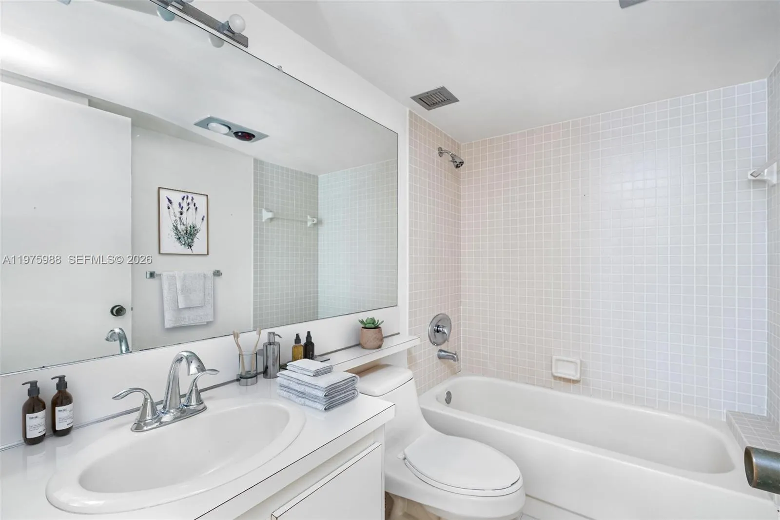 170 Ocean Lane Dr 310, Key Biscayne, Florida 33149, Key Biscayne, Florida 33149, 2 Bedrooms Bedrooms, 3 Rooms Rooms,2 BathroomsBathrooms,Residential,For Sale,170 Ocean Lane Dr 310, Key Biscayne, Florida 33149,A11975988