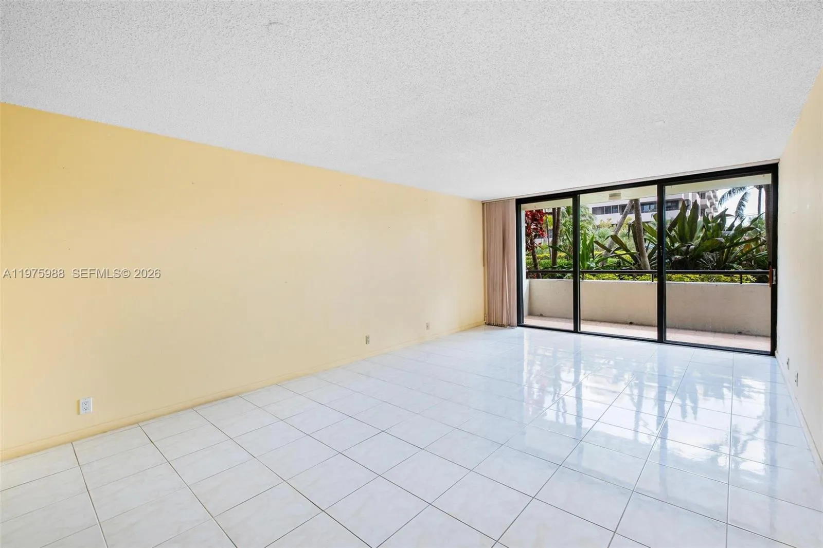 170 Ocean Lane Dr 310, Key Biscayne, Florida 33149, Key Biscayne, Florida 33149, 2 Bedrooms Bedrooms, 3 Rooms Rooms,2 BathroomsBathrooms,Residential,For Sale,170 Ocean Lane Dr 310, Key Biscayne, Florida 33149,A11975988