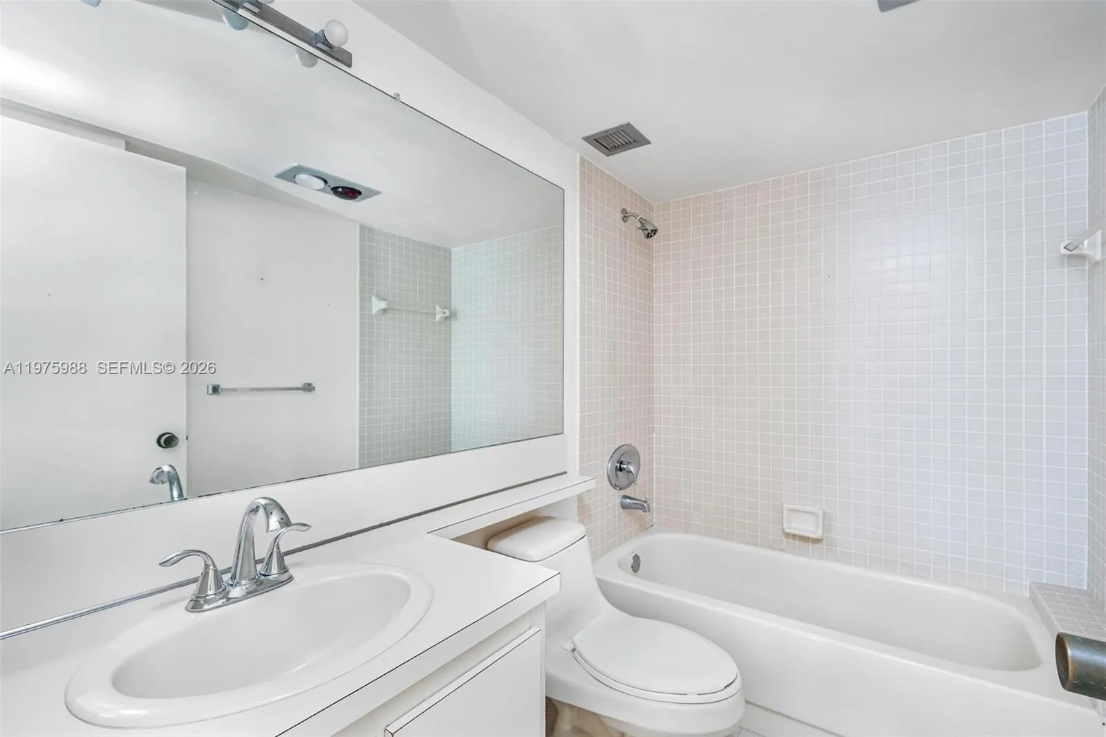 170 Ocean Lane Dr 310, Key Biscayne, Florida 33149, Key Biscayne, Florida 33149, 2 Bedrooms Bedrooms, 3 Rooms Rooms,2 BathroomsBathrooms,Residential,For Sale,170 Ocean Lane Dr 310, Key Biscayne, Florida 33149,A11975988