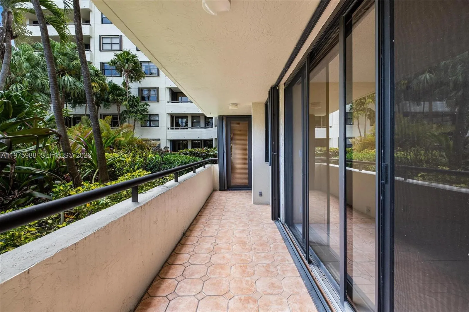 170 Ocean Lane Dr 310, Key Biscayne, Florida 33149, Key Biscayne, Florida 33149, 2 Bedrooms Bedrooms, 3 Rooms Rooms,2 BathroomsBathrooms,Residential,For Sale,170 Ocean Lane Dr 310, Key Biscayne, Florida 33149,A11975988