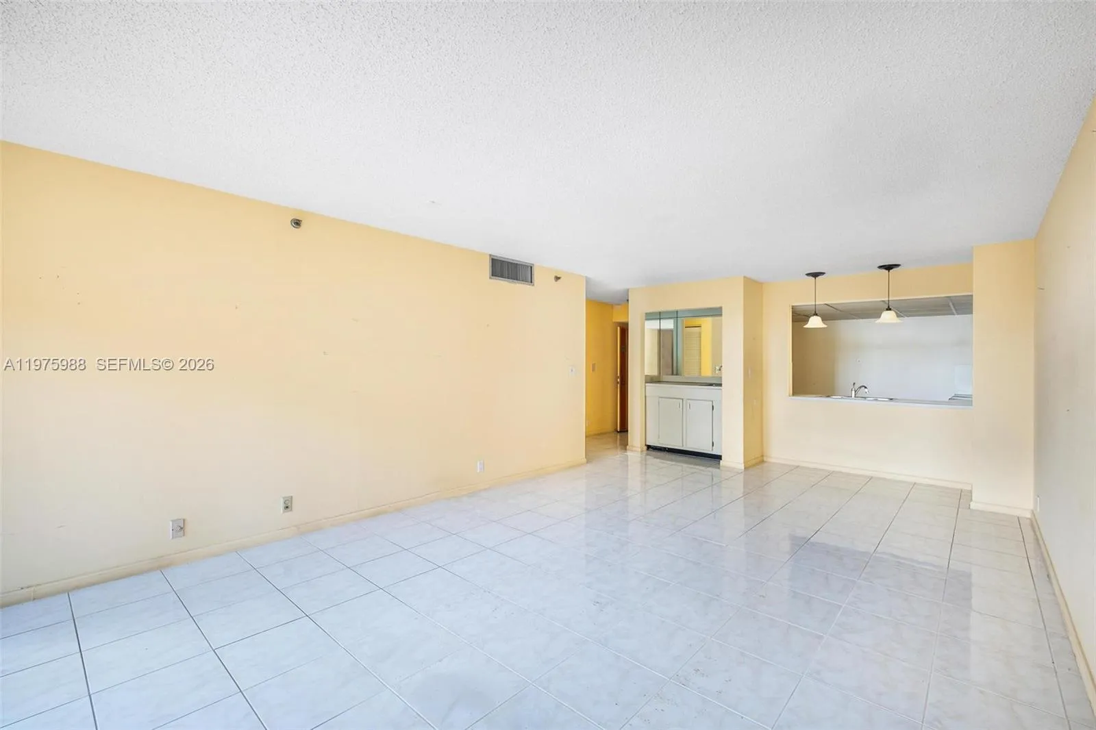 170 Ocean Lane Dr 310, Key Biscayne, Florida 33149, Key Biscayne, Florida 33149, 2 Bedrooms Bedrooms, 3 Rooms Rooms,2 BathroomsBathrooms,Residential,For Sale,170 Ocean Lane Dr 310, Key Biscayne, Florida 33149,A11975988