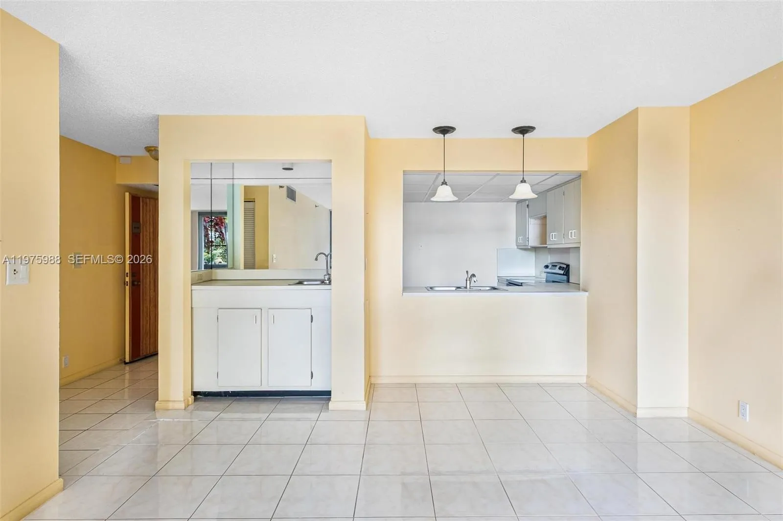 170 Ocean Lane Dr 310, Key Biscayne, Florida 33149, Key Biscayne, Florida 33149, 2 Bedrooms Bedrooms, 3 Rooms Rooms,2 BathroomsBathrooms,Residential,For Sale,170 Ocean Lane Dr 310, Key Biscayne, Florida 33149,A11975988