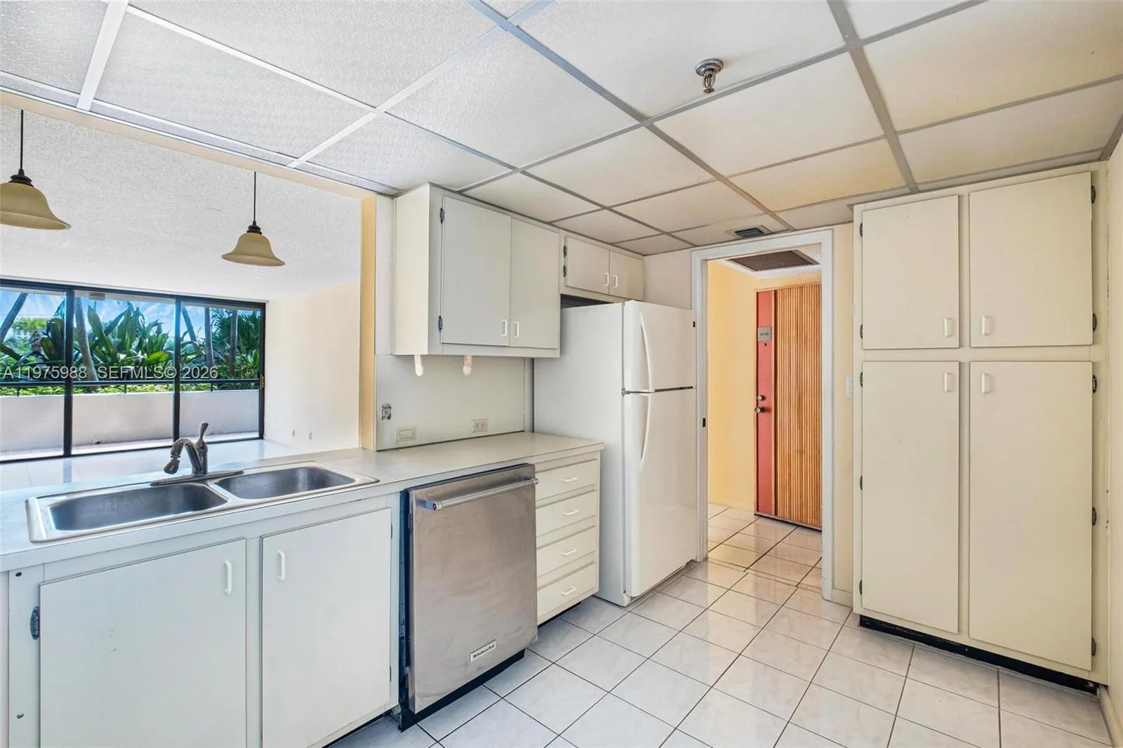 170 Ocean Lane Dr 310, Key Biscayne, Florida 33149, Key Biscayne, Florida 33149, 2 Bedrooms Bedrooms, 3 Rooms Rooms,2 BathroomsBathrooms,Residential,For Sale,170 Ocean Lane Dr 310, Key Biscayne, Florida 33149,A11975988