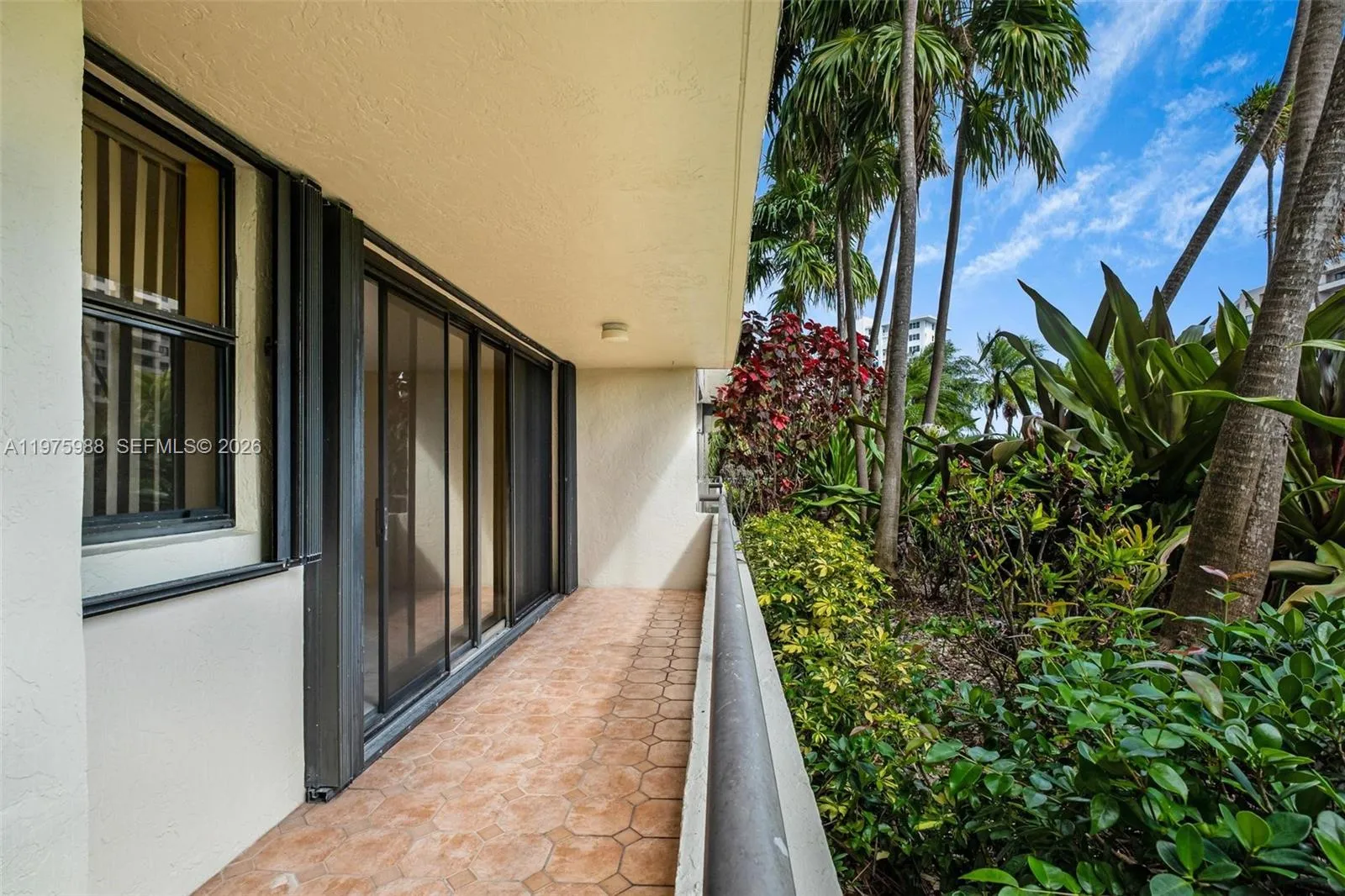 170 Ocean Lane Dr 310, Key Biscayne, Florida 33149, Key Biscayne, Florida 33149, 2 Bedrooms Bedrooms, 3 Rooms Rooms,2 BathroomsBathrooms,Residential,For Sale,170 Ocean Lane Dr 310, Key Biscayne, Florida 33149,A11975988