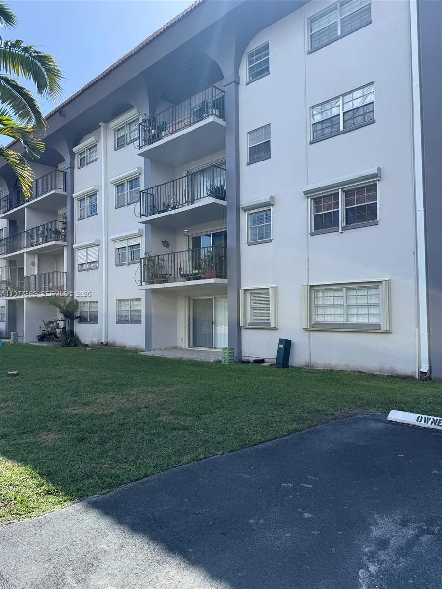 8107 Sw 72nd Ave 125e, Miami, Florida 33143, Miami, Florida 33143, 3 Bedrooms Bedrooms, ,2 BathroomsBathrooms,Residential Lease,For Rent,8107 Sw 72nd Ave 125e, Miami, Florida 33143,A11977852