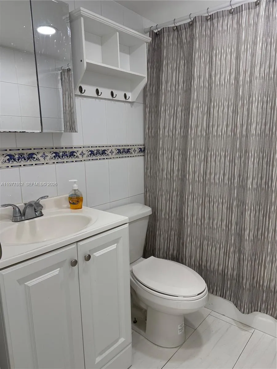 8107 Sw 72nd Ave 125e, Miami, Florida 33143, Miami, Florida 33143, 3 Bedrooms Bedrooms, ,2 BathroomsBathrooms,Residential Lease,For Rent,8107 Sw 72nd Ave 125e, Miami, Florida 33143,A11977852