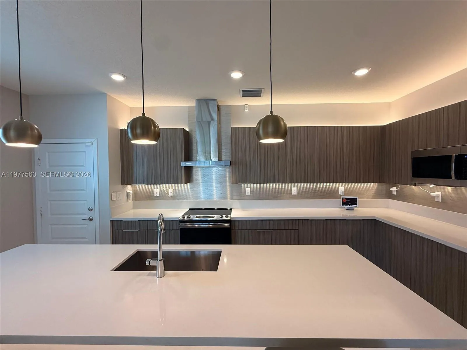 4900 Nw 83rd Path, Doral, Florida 33166, Doral, Florida 33166, 4 Bedrooms Bedrooms, ,2 BathroomsBathrooms,Residential Lease,For Rent,4900 Nw 83rd Path, Doral, Florida 33166,A11977563