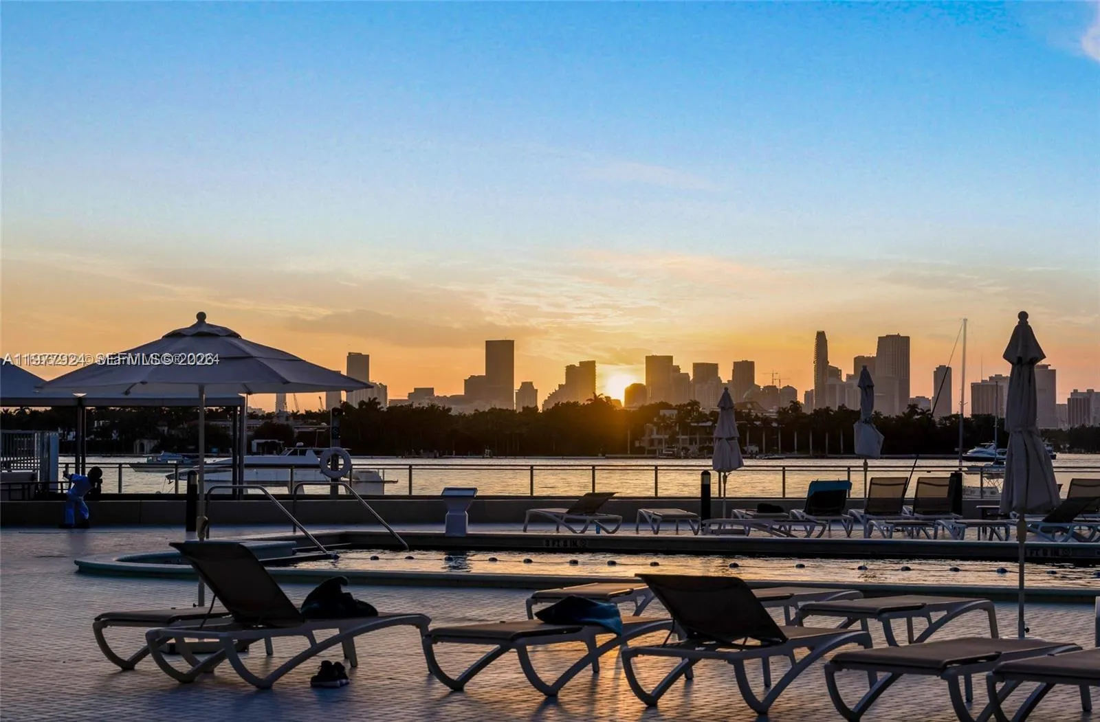 1200 West Ave 1403, Miami Beach, Florida 33139, Miami Beach, Florida 33139, 1 Bedroom Bedrooms, ,1 BathroomBathrooms,Residential,For Sale,1200 West Ave 1403, Miami Beach, Florida 33139,A11977924