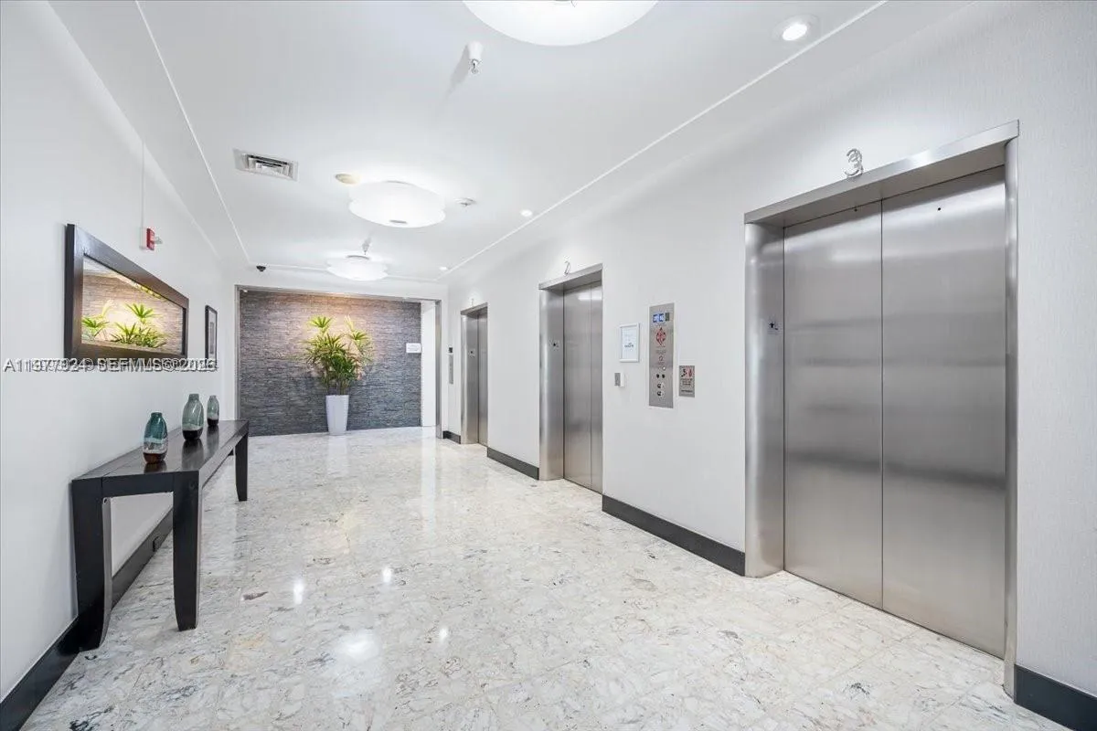 1200 West Ave 1403, Miami Beach, Florida 33139, Miami Beach, Florida 33139, 1 Bedroom Bedrooms, ,1 BathroomBathrooms,Residential,For Sale,1200 West Ave 1403, Miami Beach, Florida 33139,A11977924