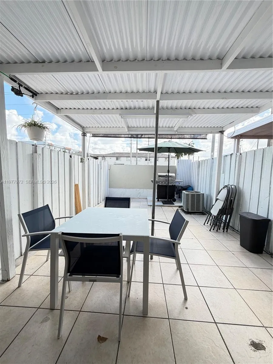 2201 W 52nd St 104, Hialeah, Florida 33016, Hialeah, Florida 33016, 2 Bedrooms Bedrooms, ,1 BathroomBathrooms,Residential Lease,For Rent,2201 W 52nd St 104, Hialeah, Florida 33016,A11977972