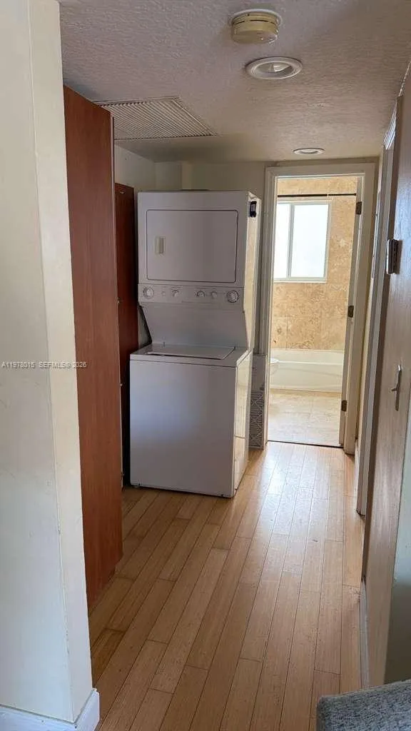 10101 W Bay Harbor Dr 9, Bay Harbor Islands, Flori, Bay Harbor Islands, Florida 33154, 1 Bedroom Bedrooms, ,1 BathroomBathrooms,Residential Lease,For Rent,10101 W Bay Harbor Dr 9, Bay Harbor Islands, Flori,A11978015