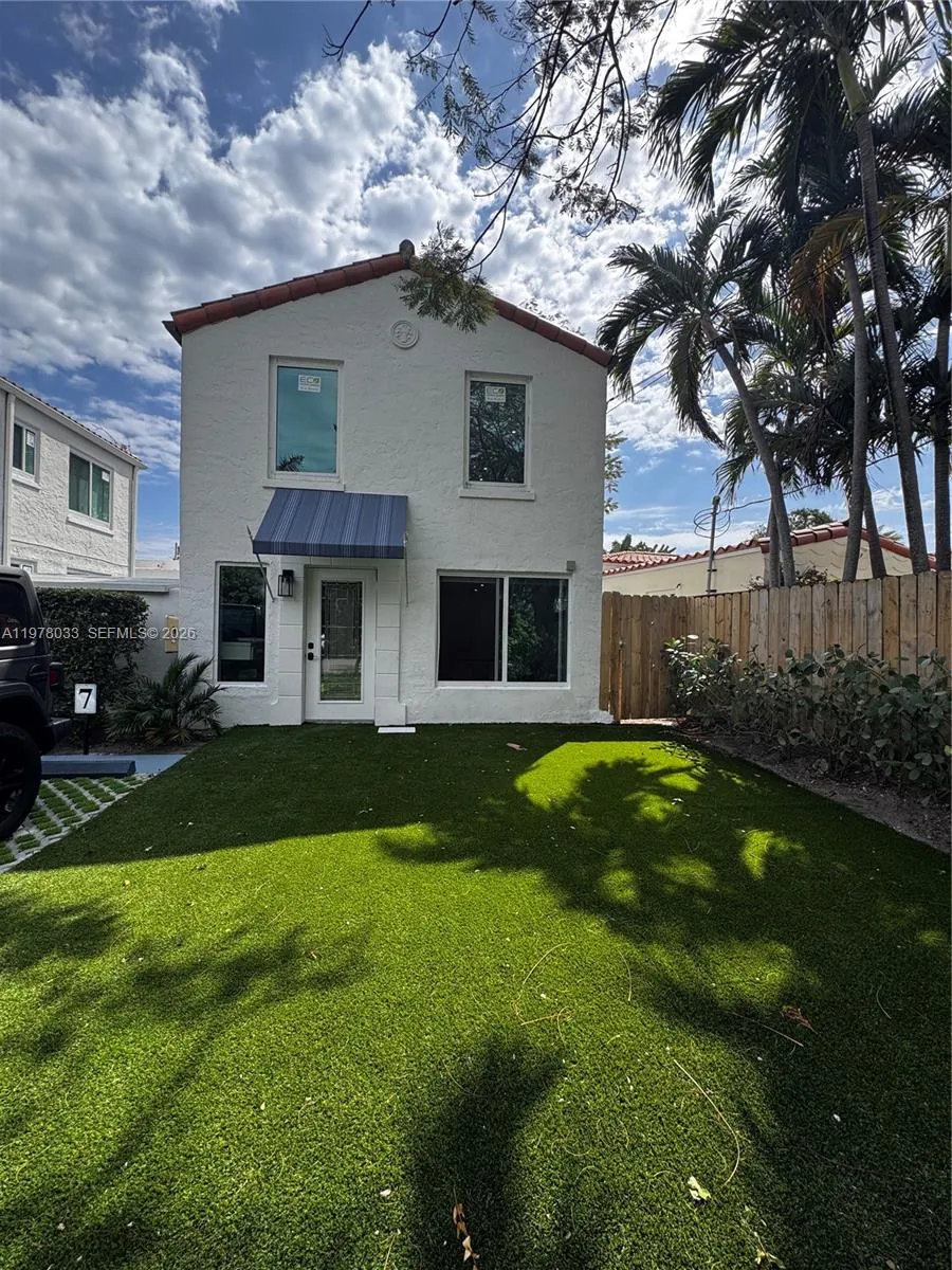 2855 Royal Palm Ave 6, Miami Beach, Florida 33140, Miami Beach, Florida 33140, ,1 BathroomBathrooms,Residential Lease,For Rent,2855 Royal Palm Ave 6, Miami Beach, Florida 33140,A11978033