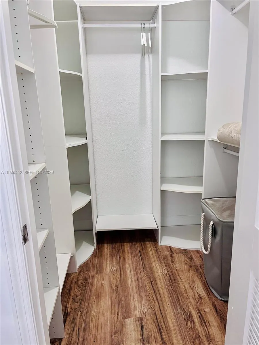 401 69th St 405, Miami Beach, Florida 33141, Miami Beach, Florida 33141, 1 Bedroom Bedrooms, ,1 BathroomBathrooms,Residential Lease,For Rent,401 69th St 405, Miami Beach, Florida 33141,A11976412