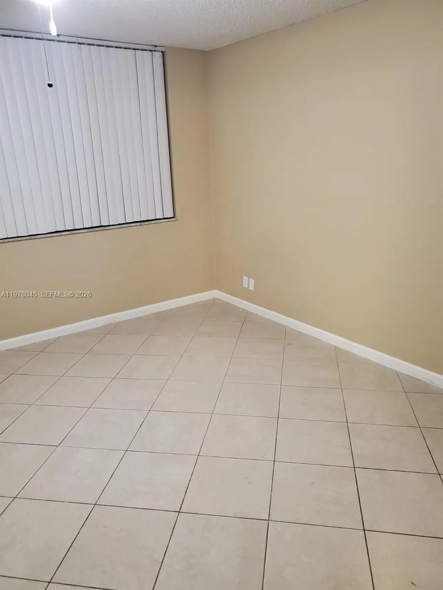 Oakland Park, Florida 33309, 2 Bedrooms Bedrooms, ,2 BathroomsBathrooms,Residential Lease,For Rent,A11978045