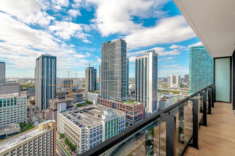 398 Ne 5th St 2418, Miami, Florida 33132, Miami, Florida 33132, 3 Bedrooms Bedrooms, ,3 BathroomsBathrooms,Residential,For Sale,398 Ne 5th St 2418, Miami, Florida 33132,A11972846