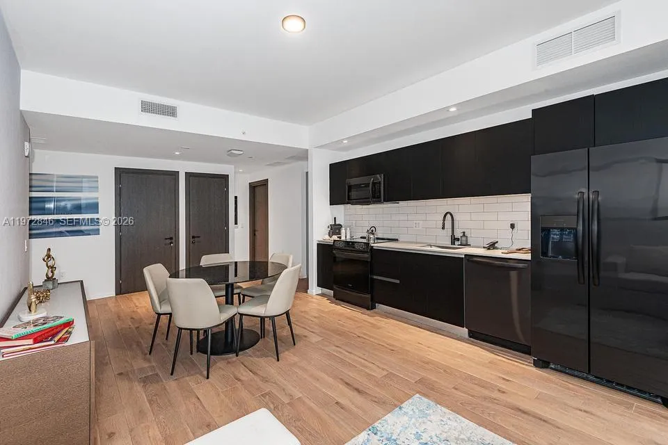 398 Ne 5th St 2418, Miami, Florida 33132, Miami, Florida 33132, 3 Bedrooms Bedrooms, ,3 BathroomsBathrooms,Residential,For Sale,398 Ne 5th St 2418, Miami, Florida 33132,A11972846
