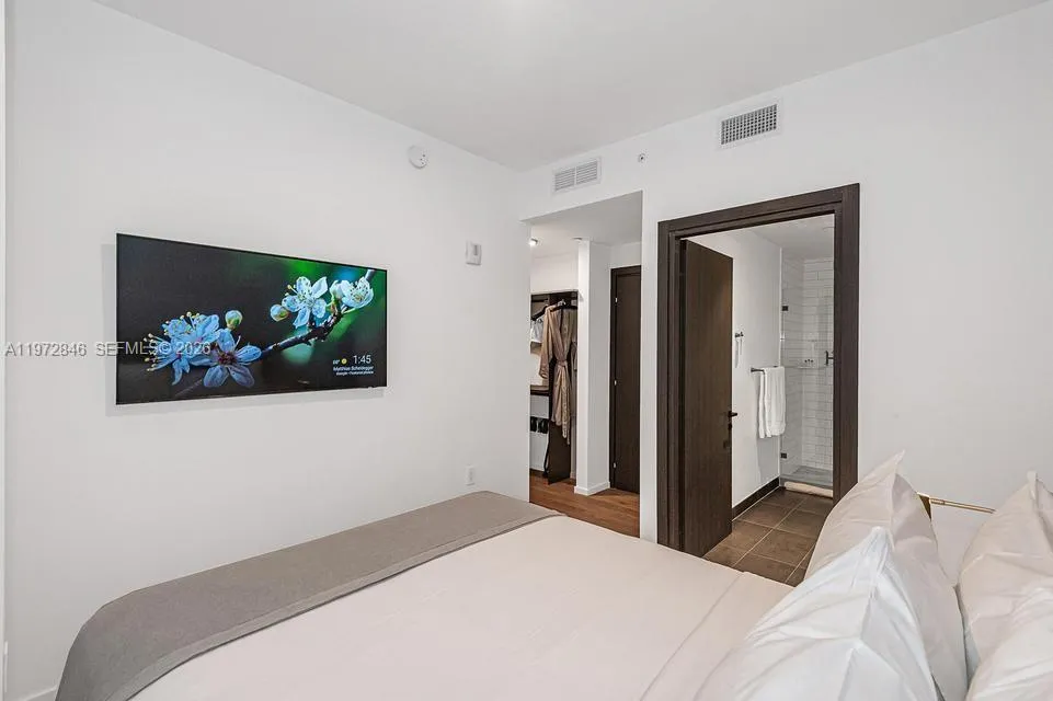 398 Ne 5th St 2418, Miami, Florida 33132, Miami, Florida 33132, 3 Bedrooms Bedrooms, ,3 BathroomsBathrooms,Residential,For Sale,398 Ne 5th St 2418, Miami, Florida 33132,A11972846
