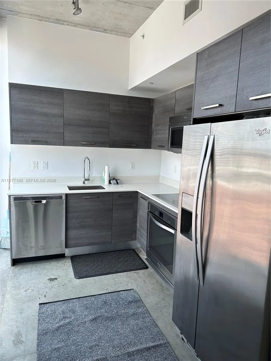 151 Se 1st St 1410, Miami, Florida 33131, Miami, Florida 33131, 1 Bedroom Bedrooms, ,1 BathroomBathrooms,Residential Lease,For Rent,151 Se 1st St 1410, Miami, Florida 33131,A11977106