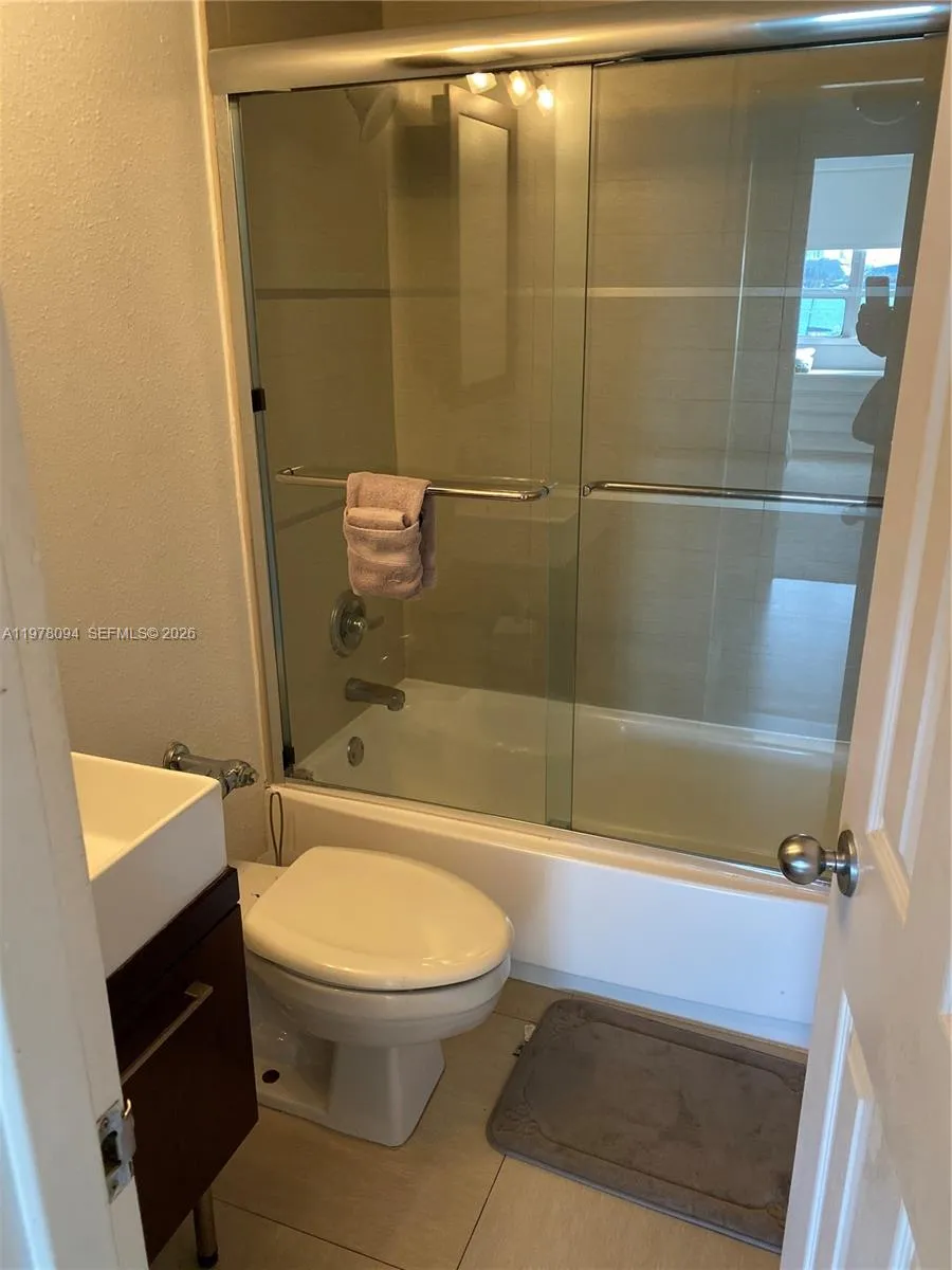 1500 Bay Rd 524s, Miami Beach, Florida 33139, Miami Beach, Florida 33139, 2 Bedrooms Bedrooms, ,2 BathroomsBathrooms,Residential Lease,For Rent,1500 Bay Rd 524s, Miami Beach, Florida 33139,A11978094