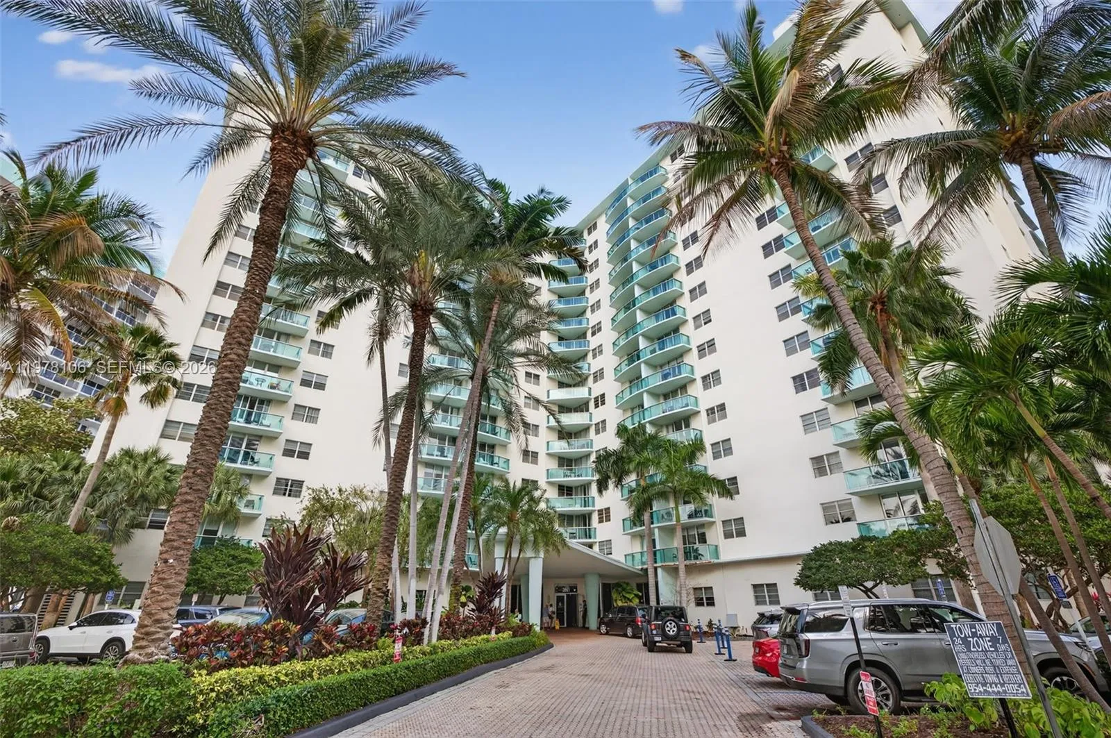 3801 S Ocean Dr 4r, Hollywood, Florida 33019, Hollywood, Florida 33019, 1 Bedroom Bedrooms, ,1 BathroomBathrooms,Residential Lease,For Rent,3801 S Ocean Dr 4r, Hollywood, Florida 33019,A11978106