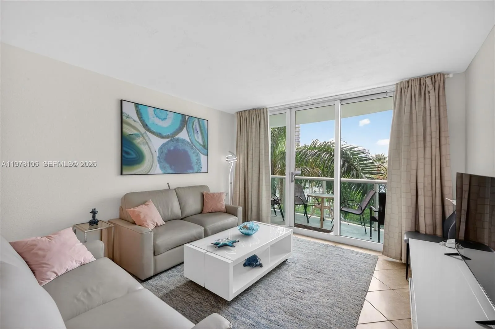 3801 S Ocean Dr 4r, Hollywood, Florida 33019, Hollywood, Florida 33019, 1 Bedroom Bedrooms, ,1 BathroomBathrooms,Residential Lease,For Rent,3801 S Ocean Dr 4r, Hollywood, Florida 33019,A11978106