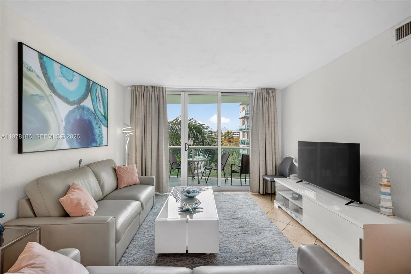 3801 S Ocean Dr 4r, Hollywood, Florida 33019, Hollywood, Florida 33019, 1 Bedroom Bedrooms, ,1 BathroomBathrooms,Residential Lease,For Rent,3801 S Ocean Dr 4r, Hollywood, Florida 33019,A11978106