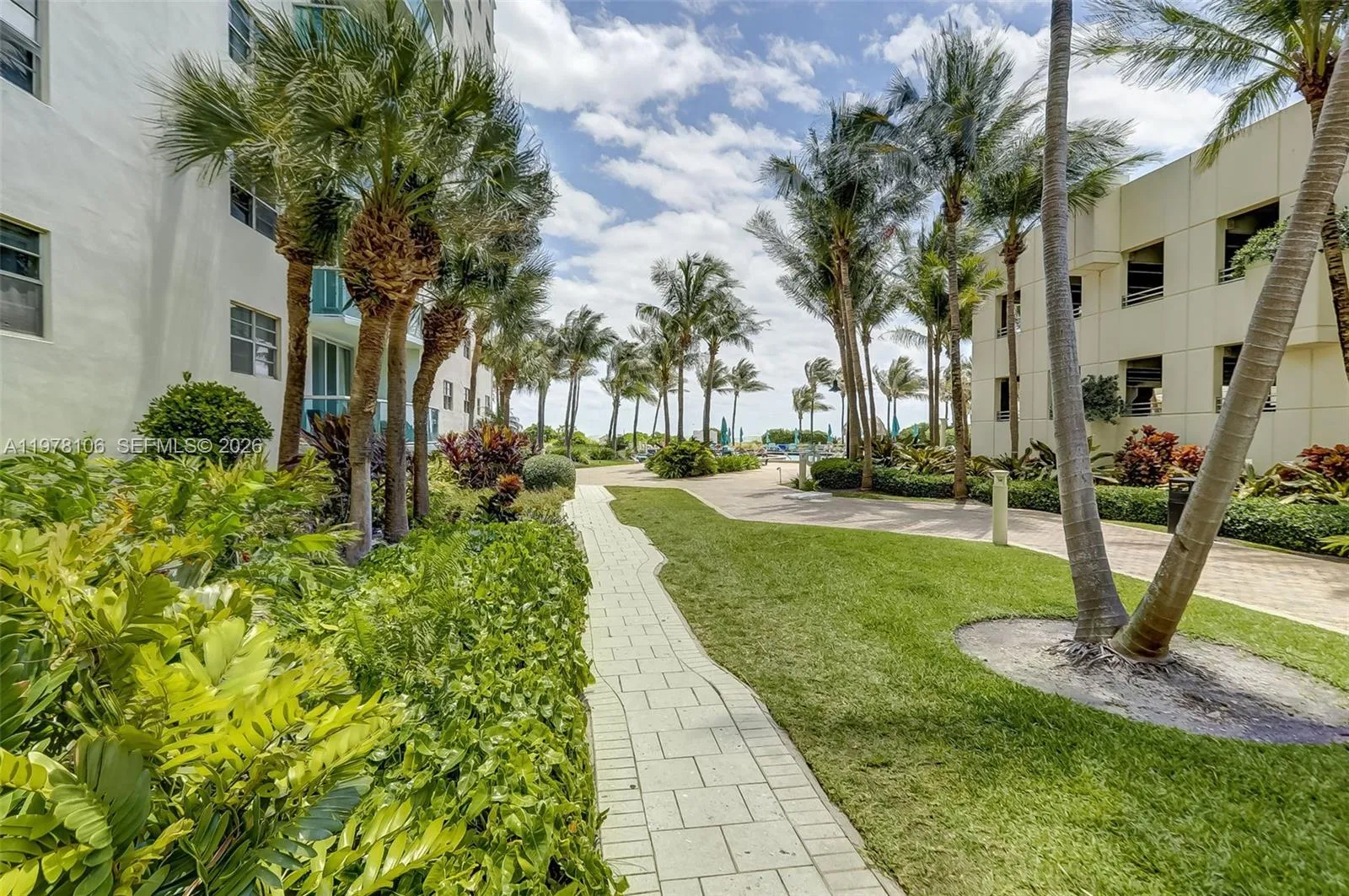 3801 S Ocean Dr 4r, Hollywood, Florida 33019, Hollywood, Florida 33019, 1 Bedroom Bedrooms, ,1 BathroomBathrooms,Residential Lease,For Rent,3801 S Ocean Dr 4r, Hollywood, Florida 33019,A11978106